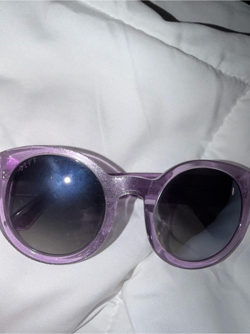 Diff Eyewear Lavender Glitter Round Sunglasses